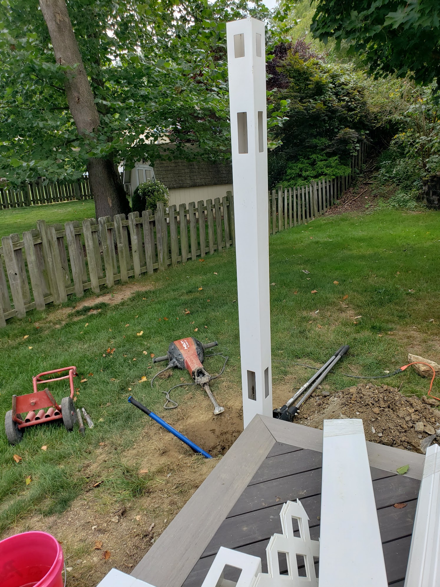 First fence post set