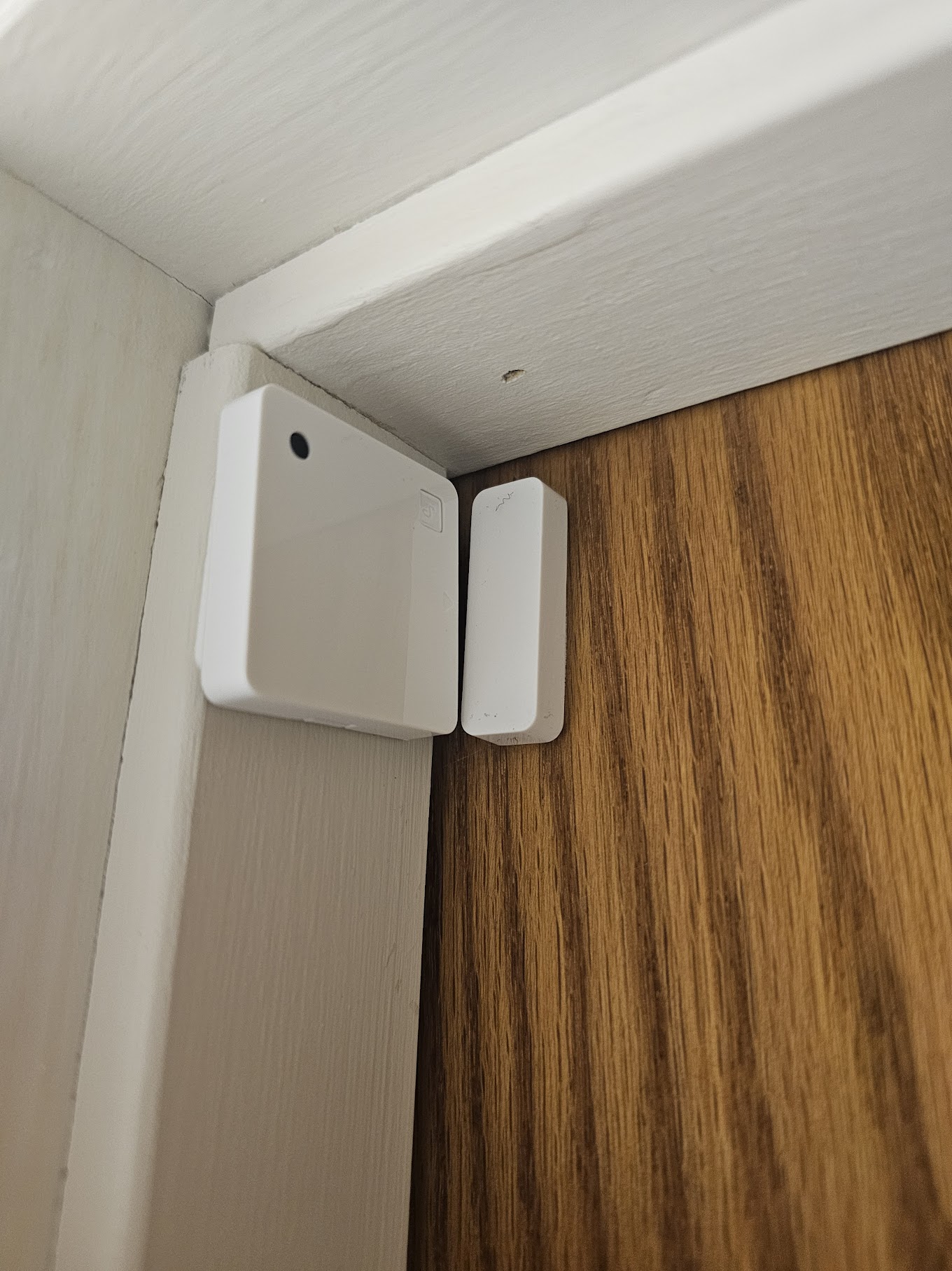 Door sensor on door frame