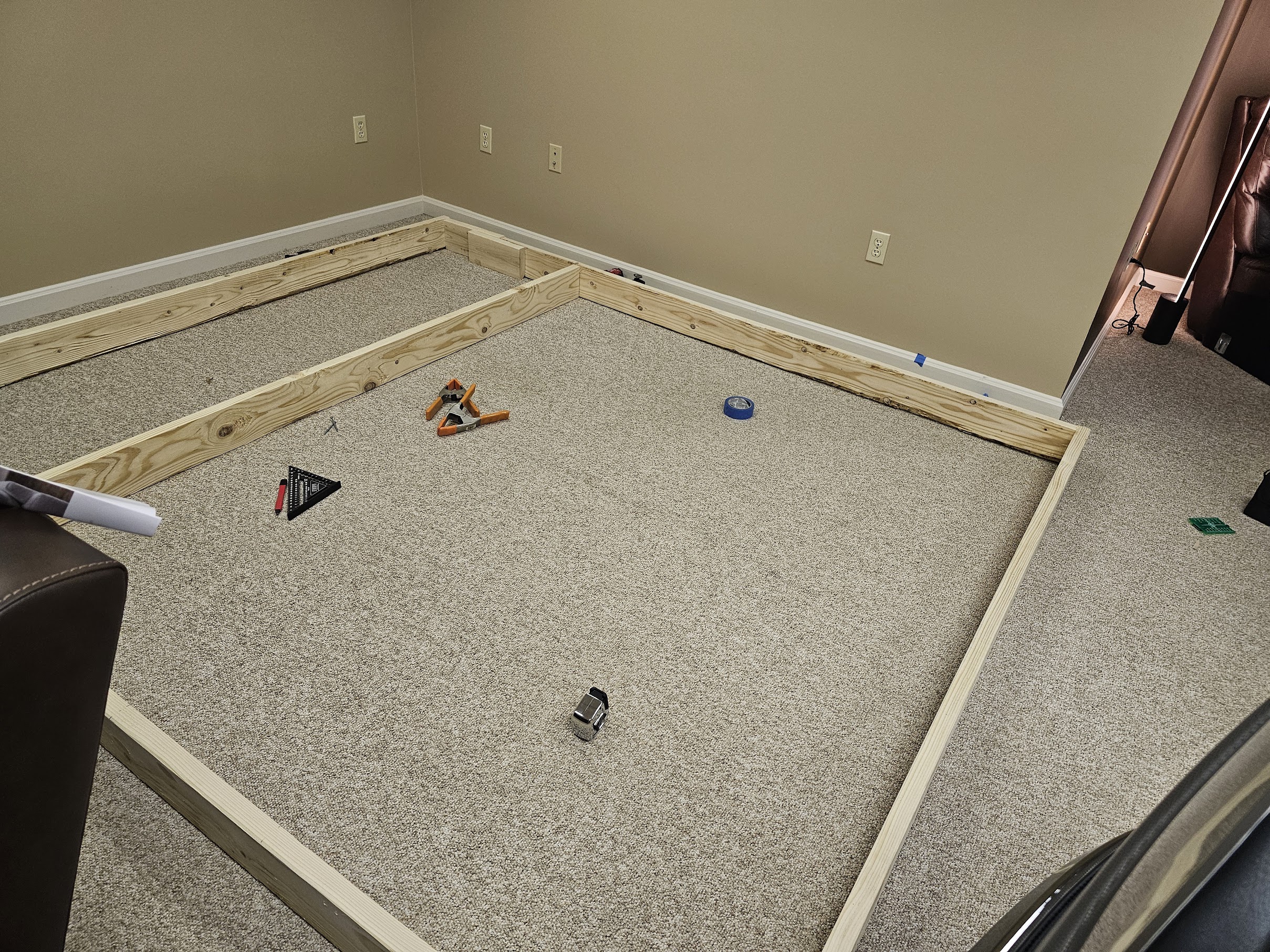 Perimeter frame on carpet
