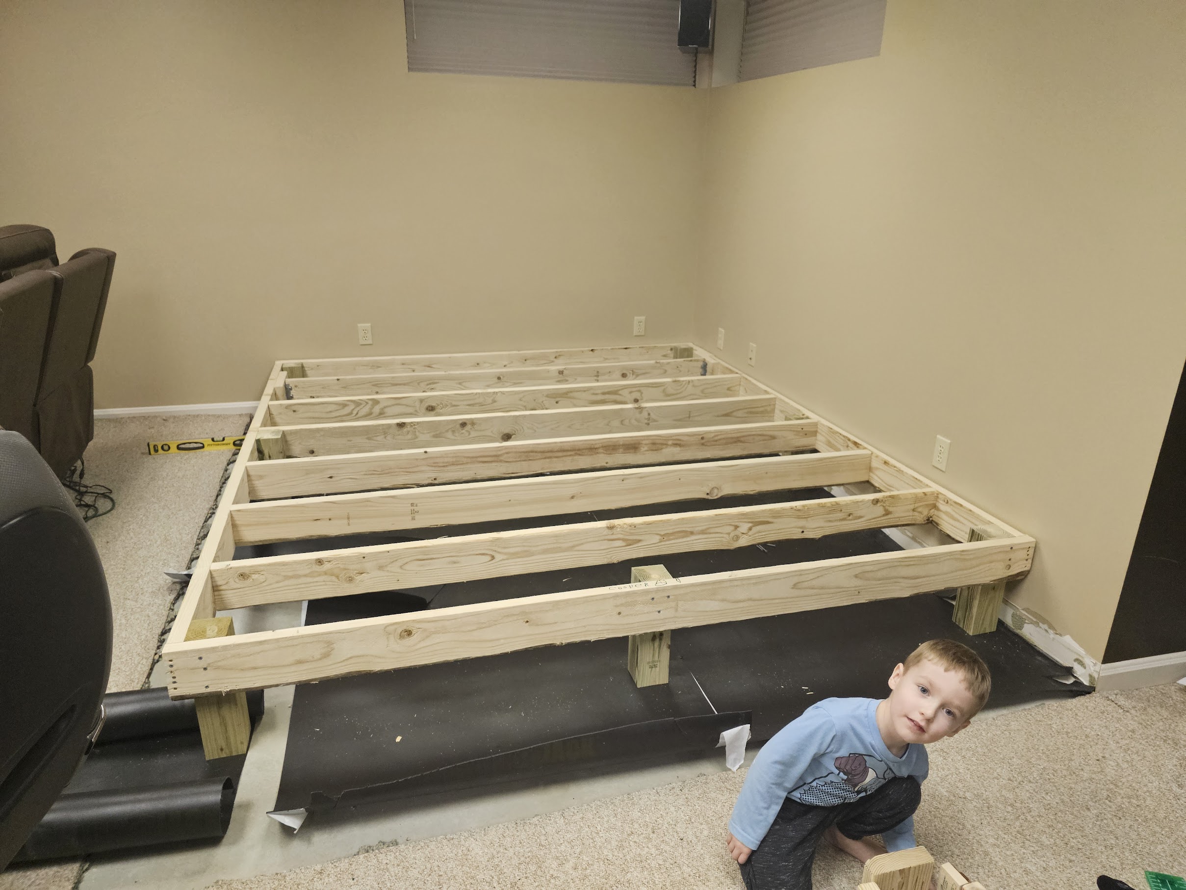 Cooper at platform corner