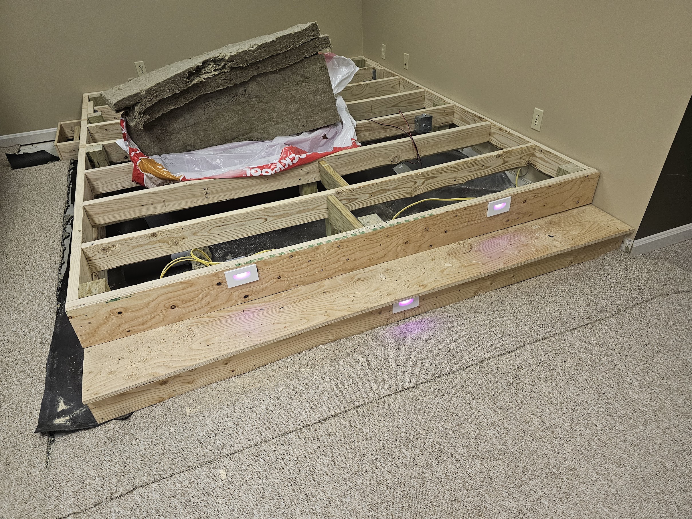 Platform cavity with Rockwool and deck lights